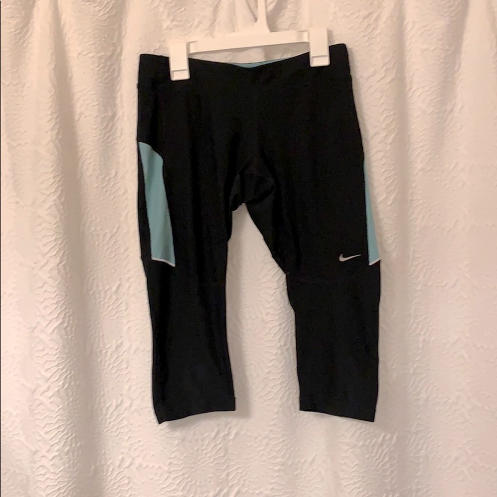 Nike Capri